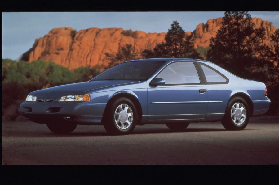  Ford Thunderbird 1990 года  (фото 4 из 8)